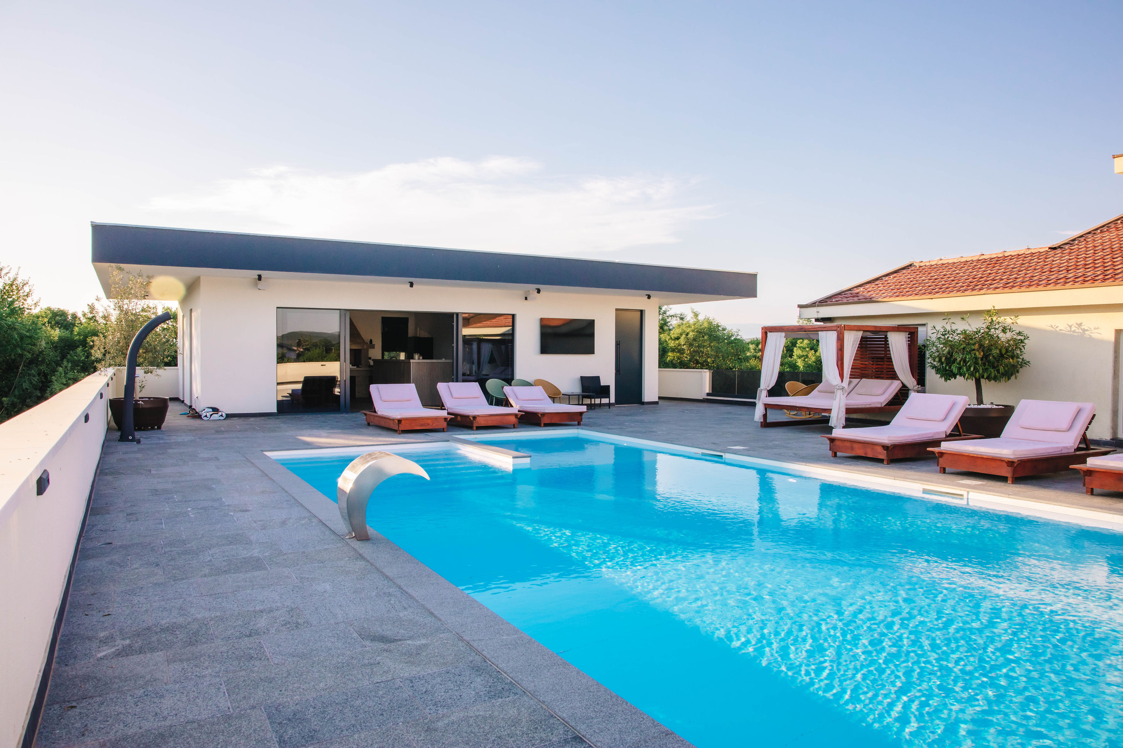 Private pool and sun terrace